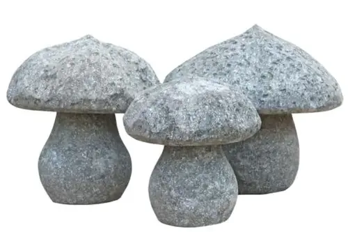 Product image of the product “Fungal object of a piece of 15 cm height Natural stone (Basanit), stonemasonry 15 cm”