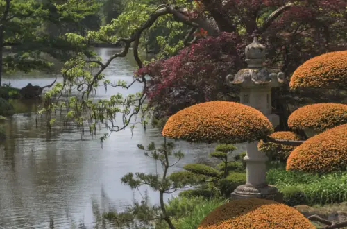 Product image of the product “Japanese garden lantern. 40 x 40 x 120cm. Stone cast, handcrafted & coloured 120 cm”