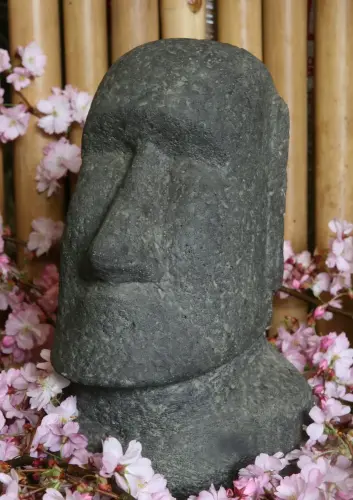 Product image of the product “Moai head, 30cm, cast stone, handmade & colored 30 cm”