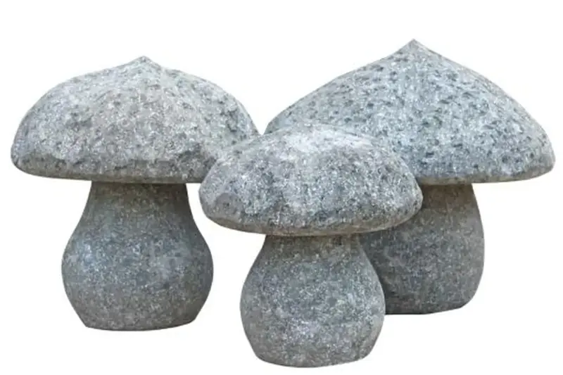 Product image 1 of the product “Fungal object of a piece of 15 cm height Natural stone (Basanit), stonemasonry 15 cm”