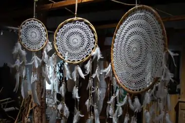 Product image 1 of the product “Dreamcatcher cotton & feather in white color, in the diameter from 23cm to 50cm ”