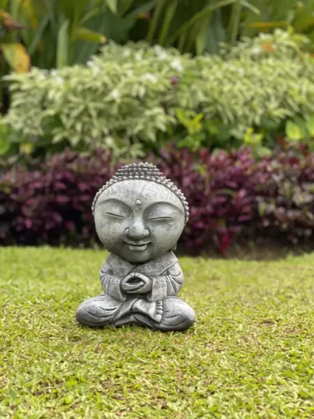 Product image 1 of the product “Nima - Sitting monk with big head, 22 cm H | cast stone ”