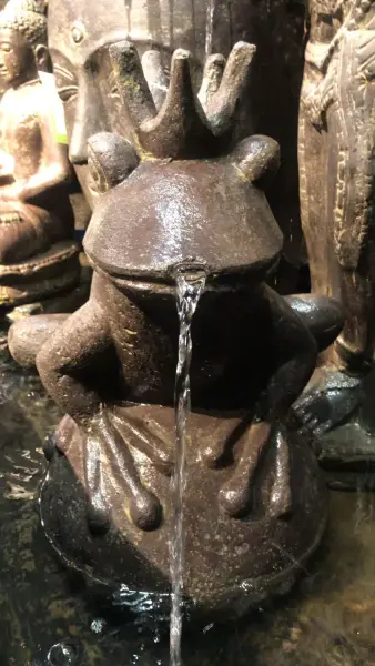 Product image 1 of the product “Frog king with crown sitting on a ball as a water feature. 55cm high. Painted in the color antique finish ”