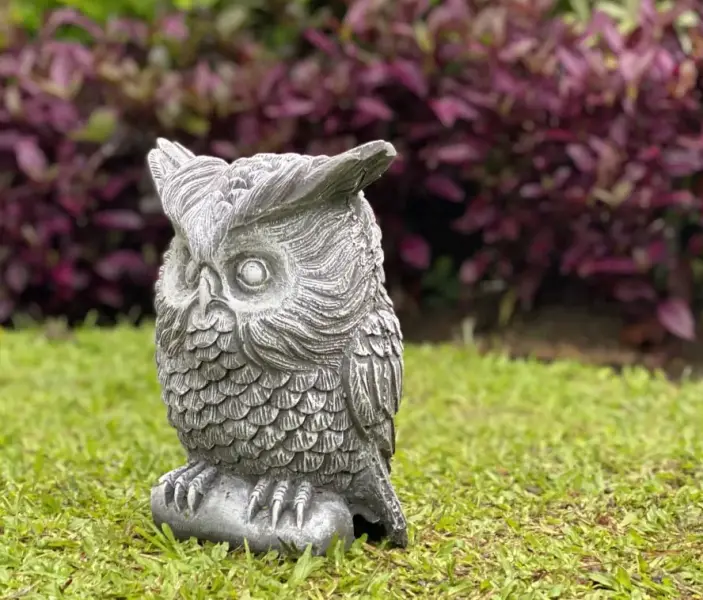 Product image of the product “Esme - Owl, on a pedestal, 26cm H | cast stone ”
