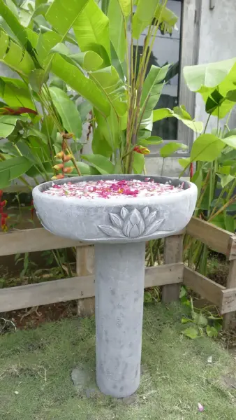 Product image 4 of the product “Bandung - Bowl with lotus motive, single flower, Ø 50 cm | cast stone ”