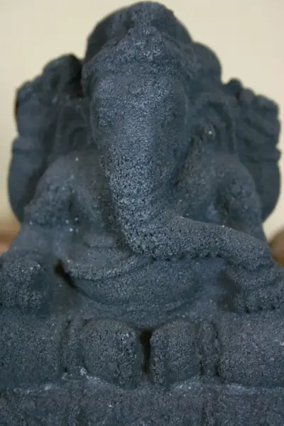 Product image 4 of the product “Ganesh, sitting | artificial stone | appox. 15 h - cast lava stone, black ”
