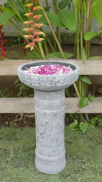 Product image 5 of the product “Medan - Bowl with leaf motive, Ø 29 cm | cast stone ”