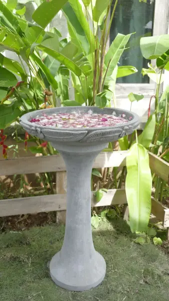 Product image 6 of the product “Merapi - pedestal, tapered, smooth, Ø 28cm, 70cm H | cast stone ”