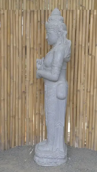 Product image 6 of the product “Standing Sri Dewi. Made from riverstone. Height 174cm ”