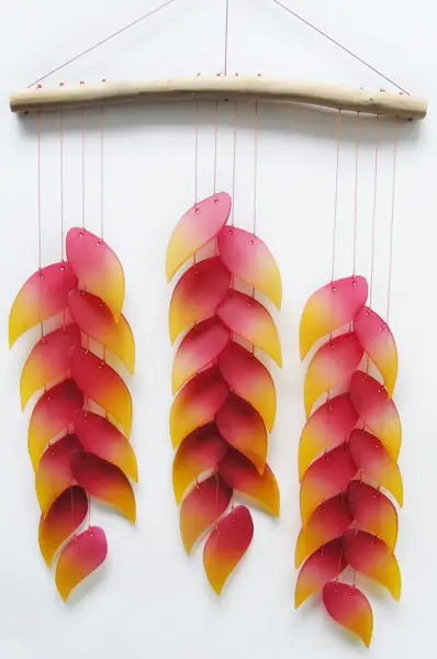 Product image 1 of the product “Glass wind chime Heliconia, Driftwood & recycled Glass, 43 cm H ”