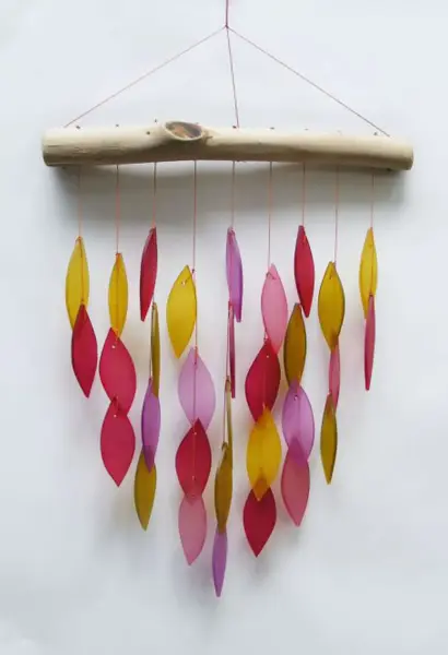 Product image 1 of the product “Glass Wind chime „Waterfall“, fire-colored, Driftwood & recycled Glass, 30x5x56 cm ”