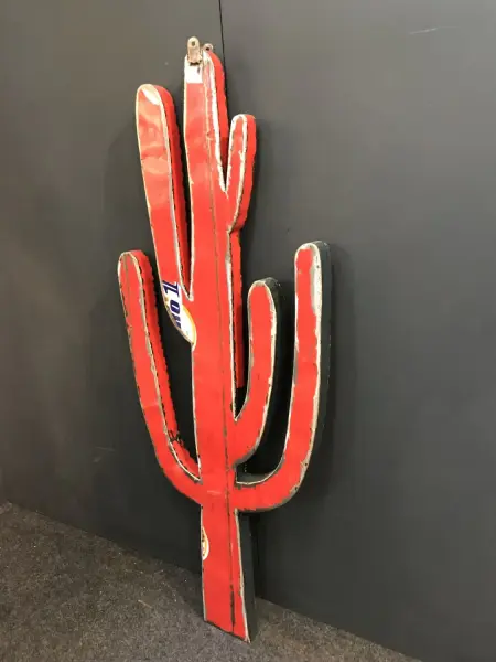 Product image 1 of the product “Cacti itself - wall hanger, 60 width x 150cm height, object from upcyceled oil barrel. ”