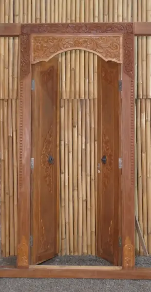 Product image of the product “Old style door made of Bangkirai (wood of Kalimantan) and very typical for Balinese Garden, about 160cm length, 12cm width, 250cm height, natural ”