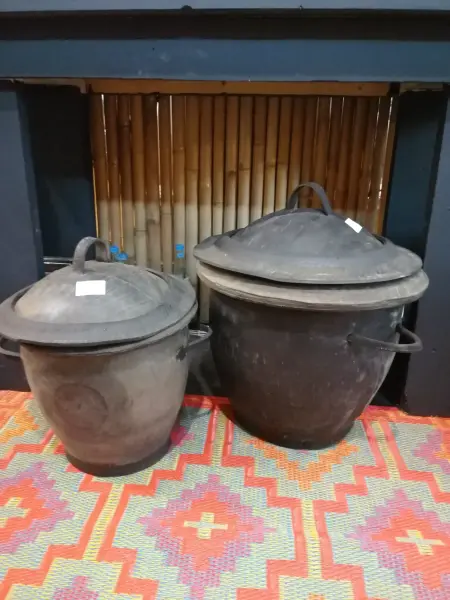 Product image of the product “Set of two buckets, recycled tires, with lid ”