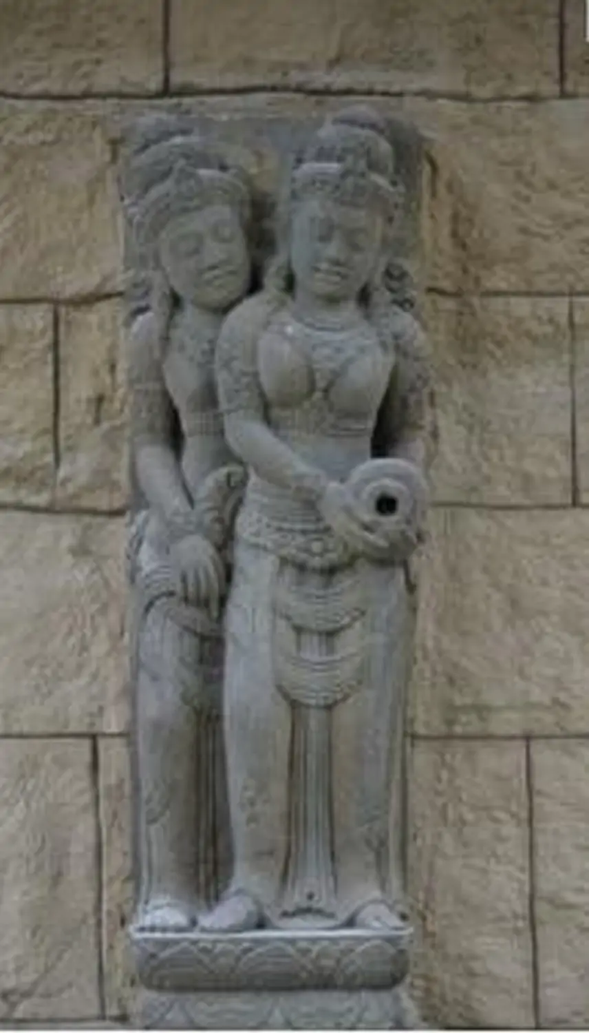  Product image 1 of the product “Relief with 2 standing figures,ca 150 cm h ”