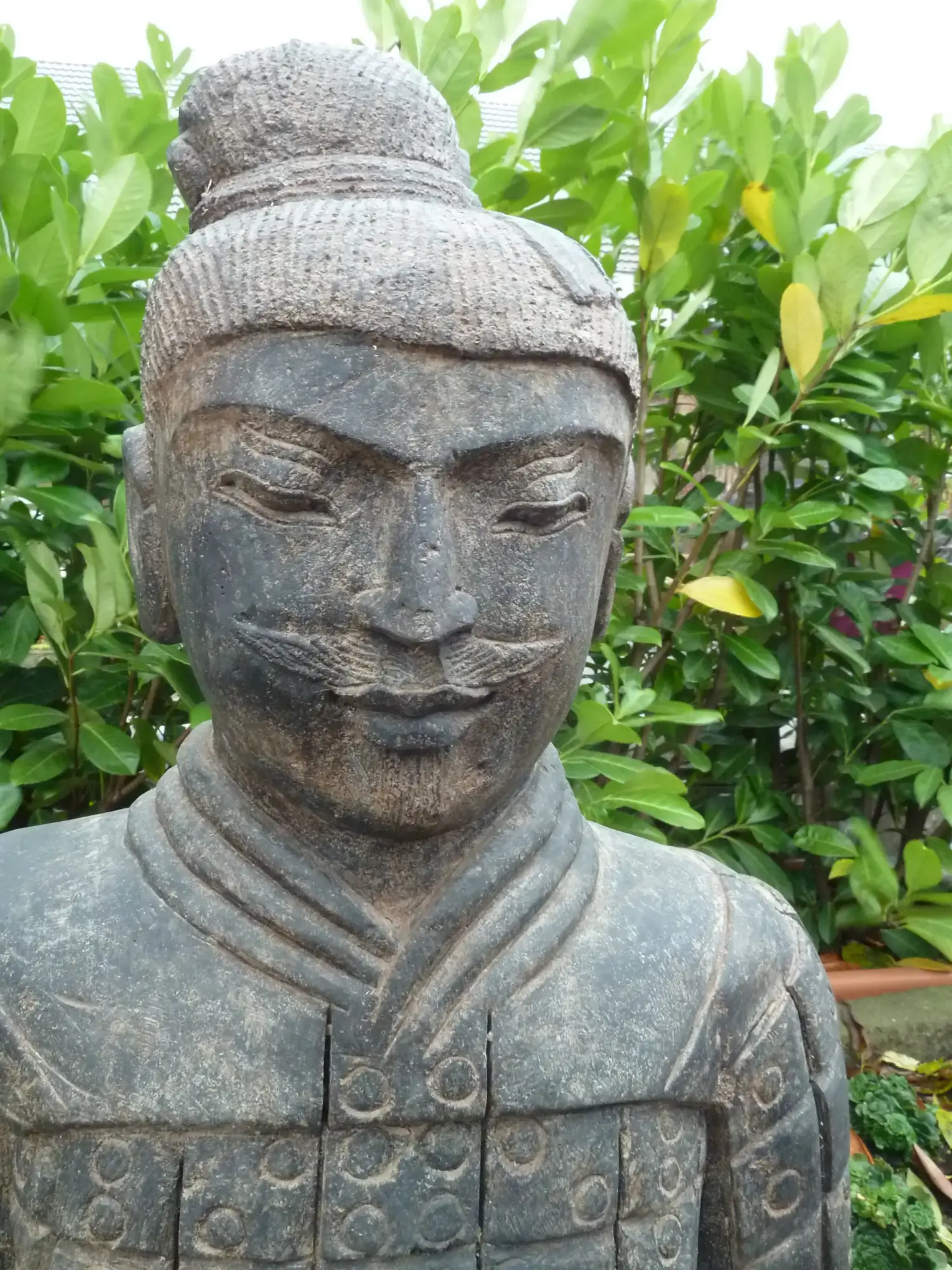  Product image 1 of the product “Warrior kneeing, ca 200 cm, antique finish ”