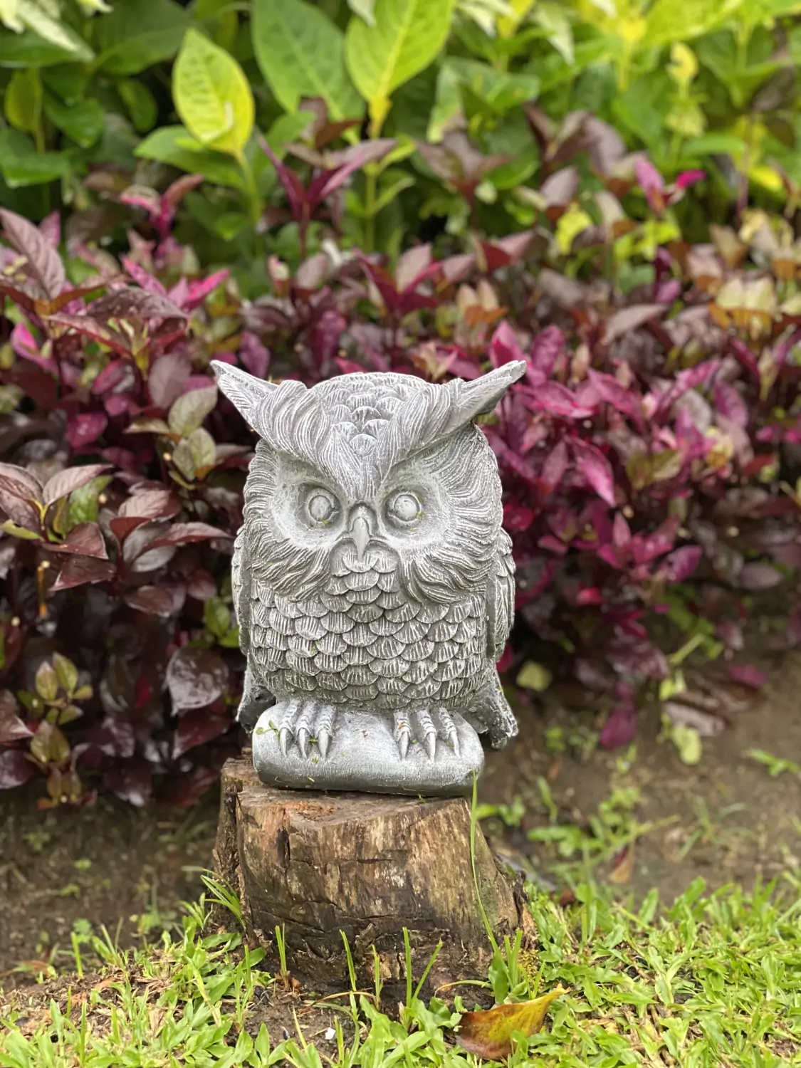  Product image 1 of the product “Esme - Owl, on a pedestal, 26cm H | cast stone ”