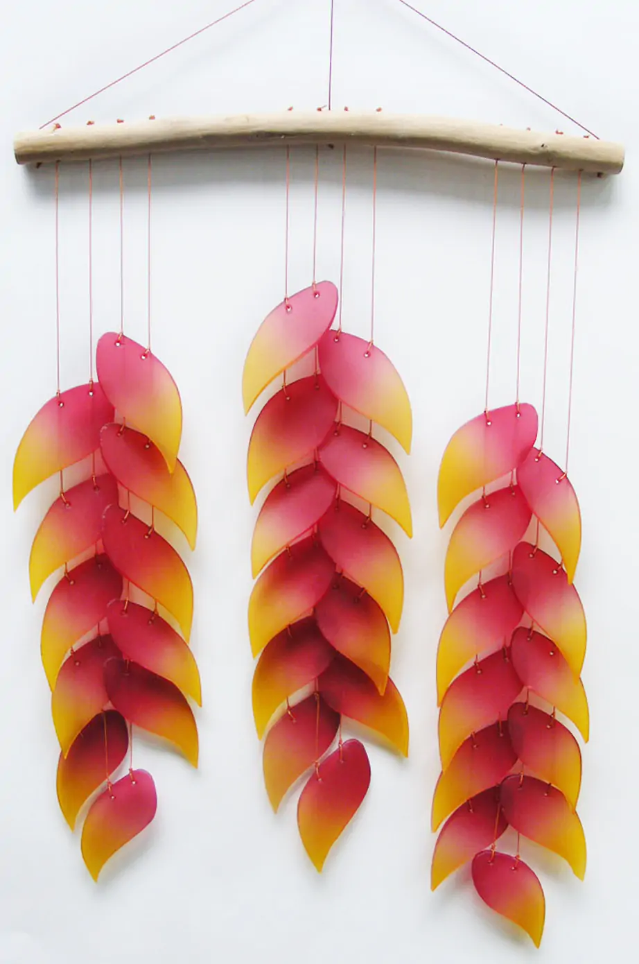  Product image 1 of the product “Glass wind chime Heliconia, Driftwood & recycled Glass, 43 cm H ”