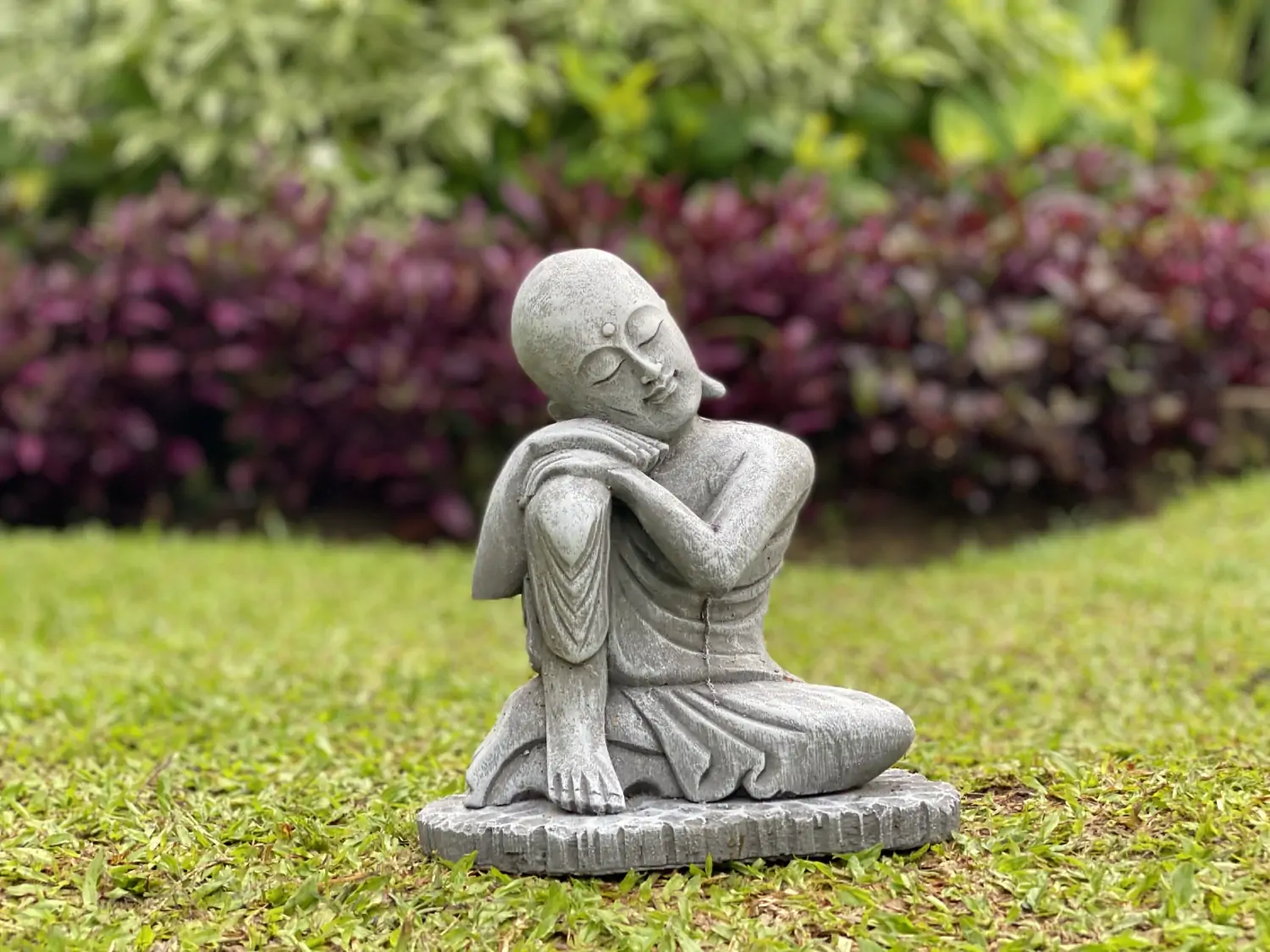  Product image 2 of the product “Amar - Buddha relax - right knee up. 24cm H | cast stone ”