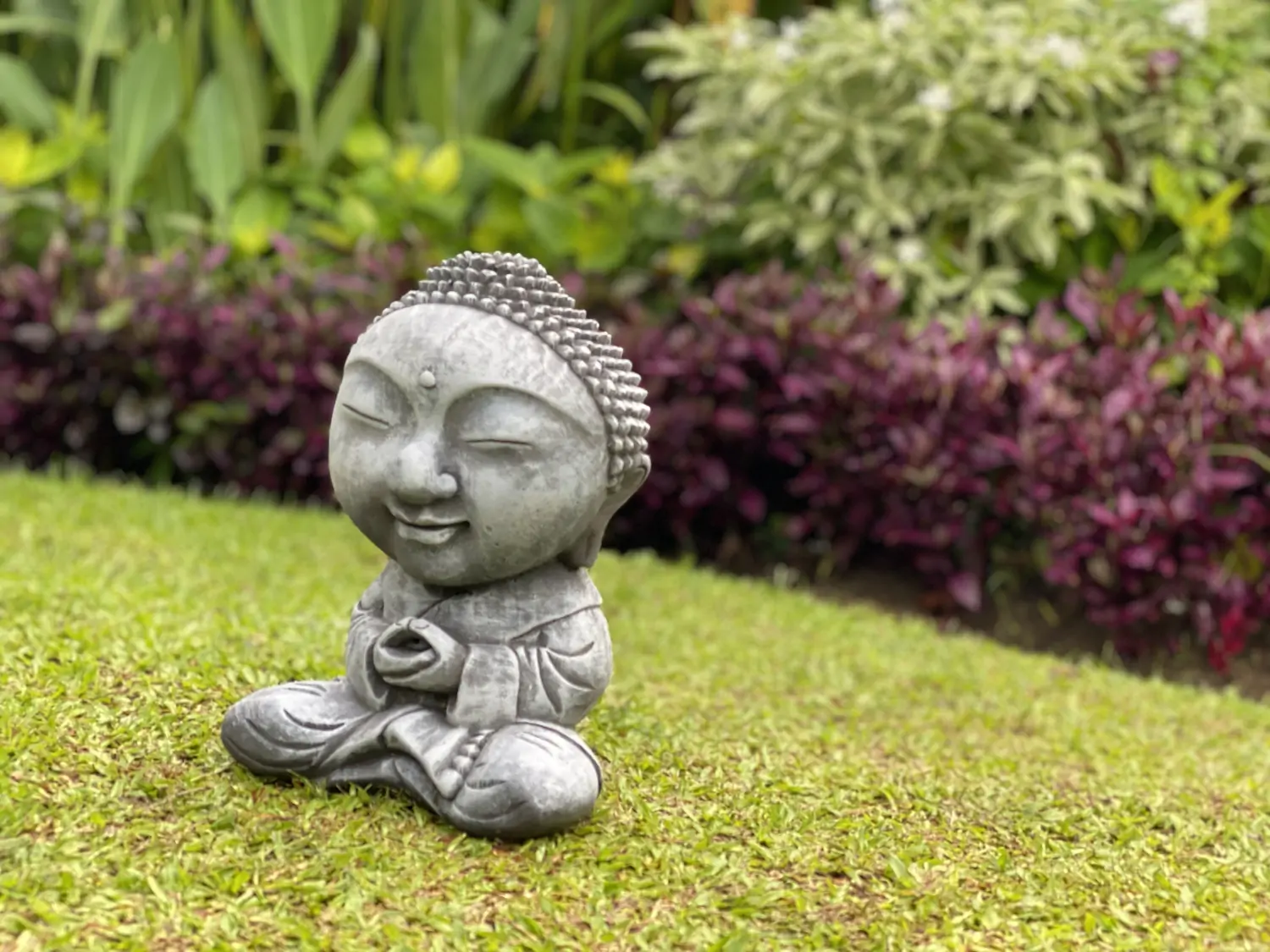  Product image 2 of the product “Nima - Sitting monk with big head, 22 cm H | cast stone ”
