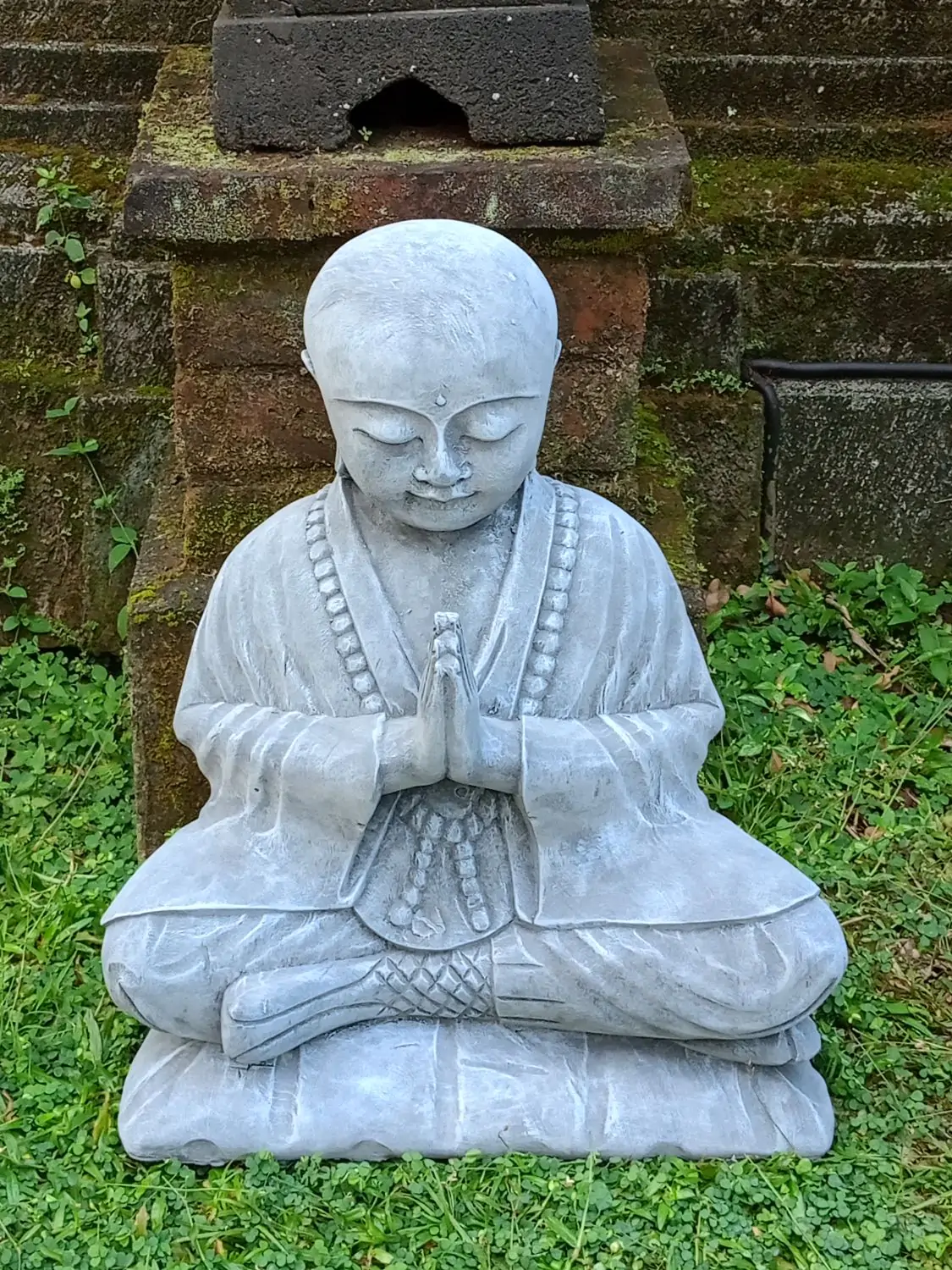  Product image 2 of the product “Rokesh - Sitting praying Monk, 51cm H | cast stone ”