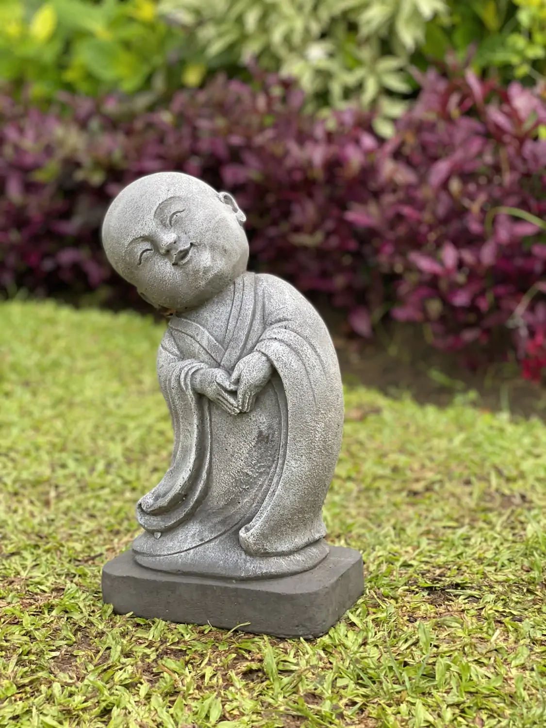  Product image 2 of the product “Ling - Monk, standing, bent sideways, 34 cm H | cast stone ”