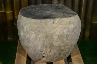  Product image 2 of the product “Stool made from Nature stonee Riverstone, 40x40x50 cm ”
