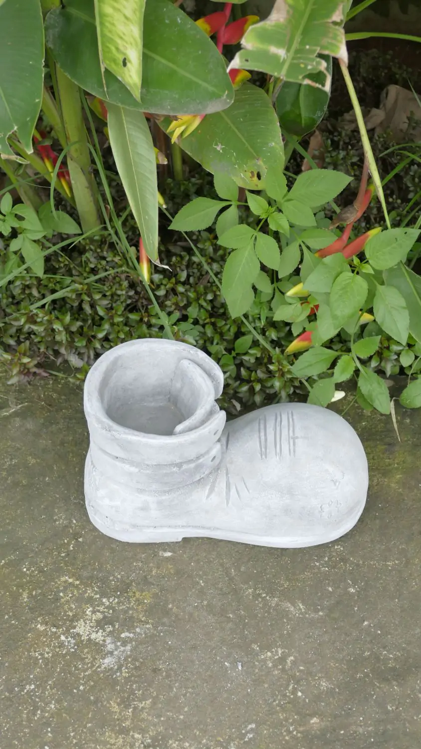  Product image 4 of the product “Sepatu - Shoe, 28,5 cm L | cast stone ”