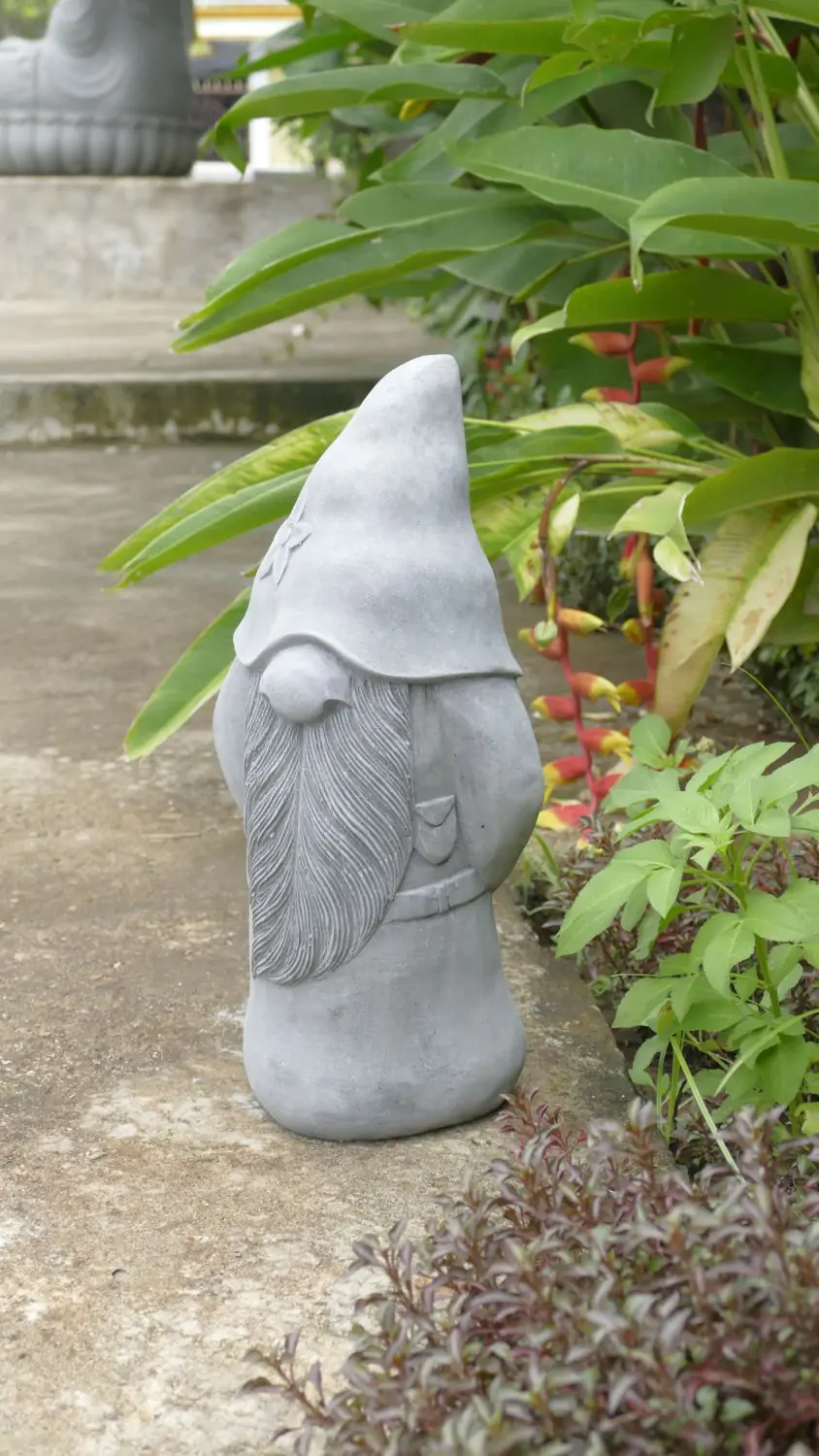  Product image 4 of the product “Gwydion - Standing Wizard, 40,5cm H | cast stone ”