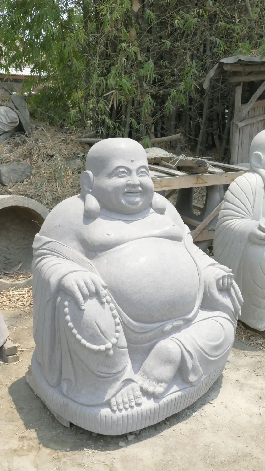  Product image 4 of the product “Seated Chinese Buddha, 122 cm height, riverstone ”