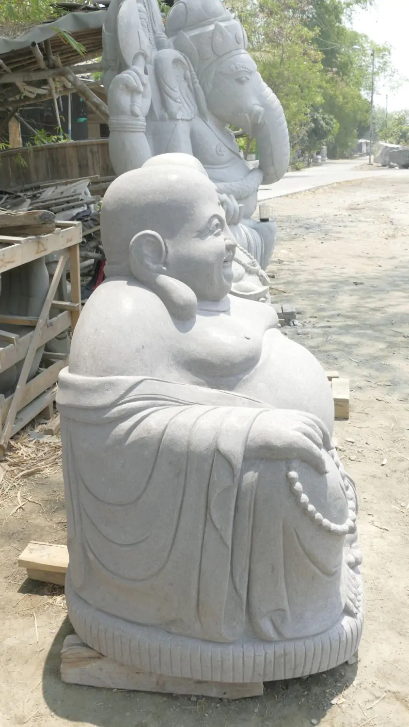  Product image 5 of the product “Seated Chinese Buddha, 122 cm height, riverstone ”