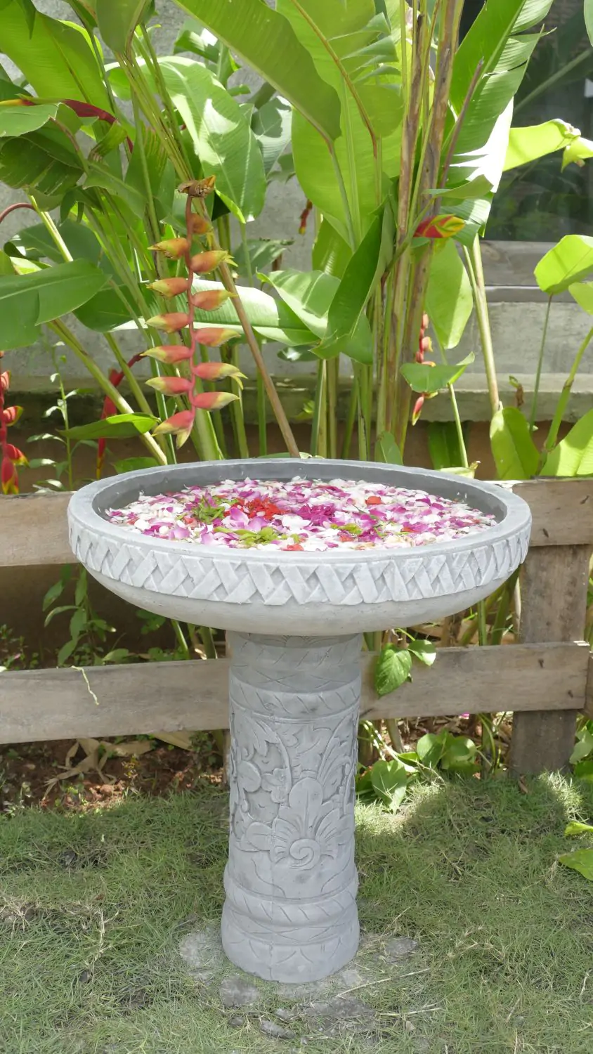 Product image 6 of the product “Batur - Straight pedestal with flower motif, Ø 15cm, 45cm H | cast stone ”