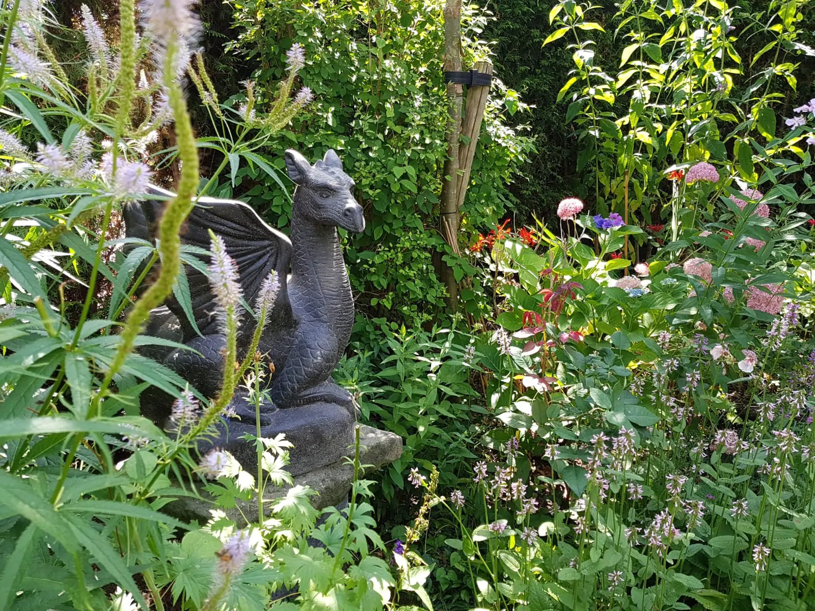  Product image 6 of the product “Sitting Dragon, ca. 65 cm H antique finish, pressed stone ”