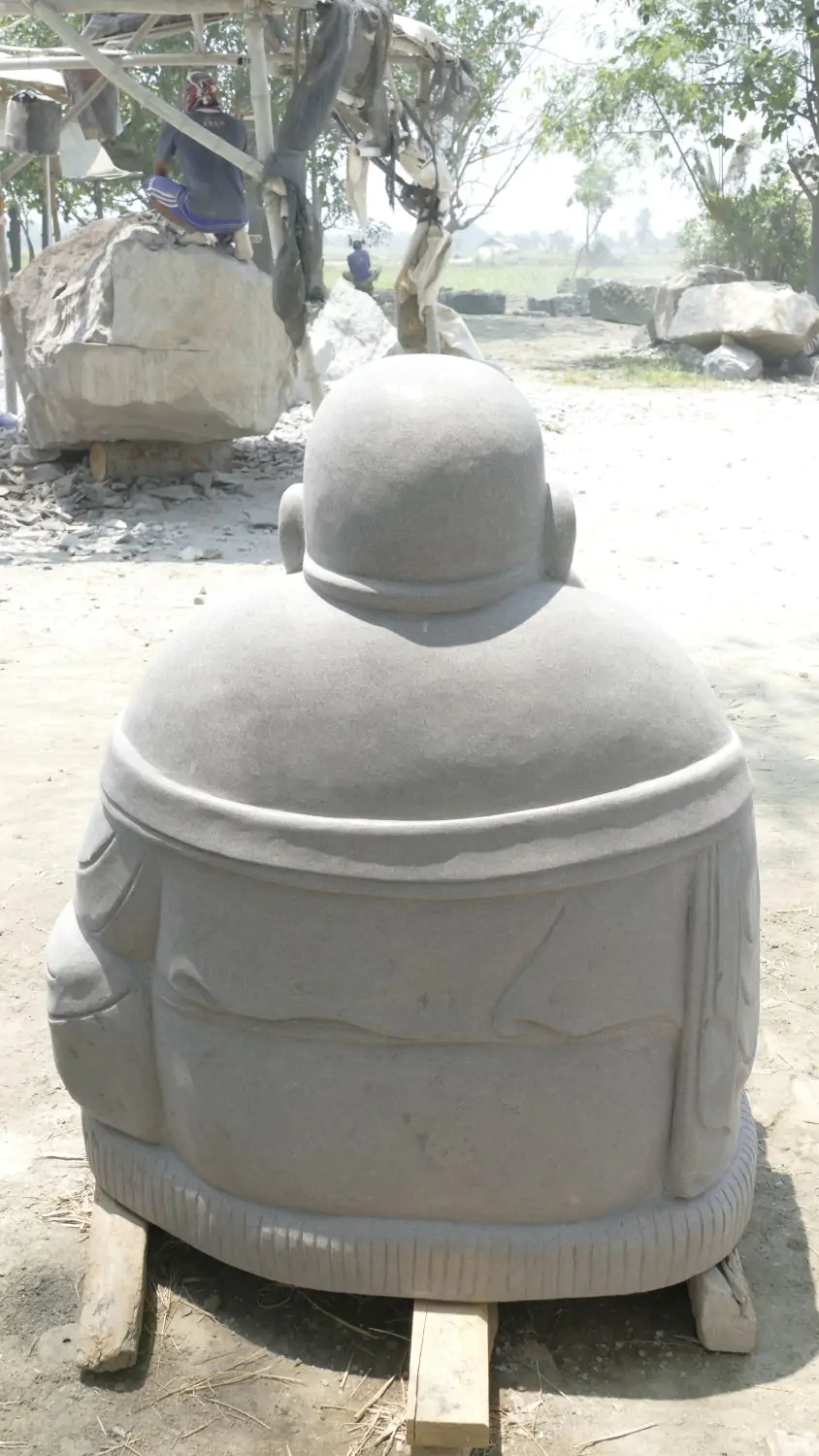  Product image 6 of the product “Seated Chinese Buddha, 122 cm height, riverstone ”